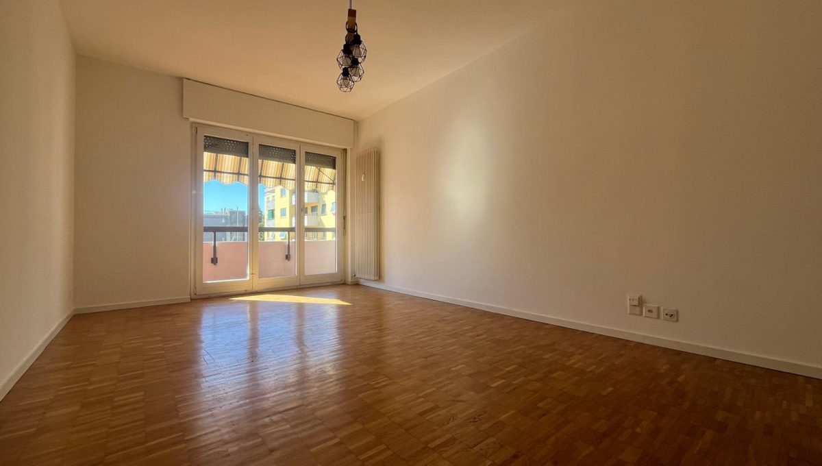 0dc1afd4-2325-4293-93dc-b7b3f1cff7d6