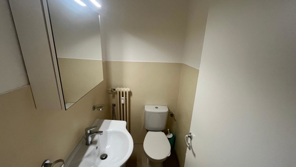 8893c4eb-d0ab-467a-9f6e-2a8e7c7f4cd9