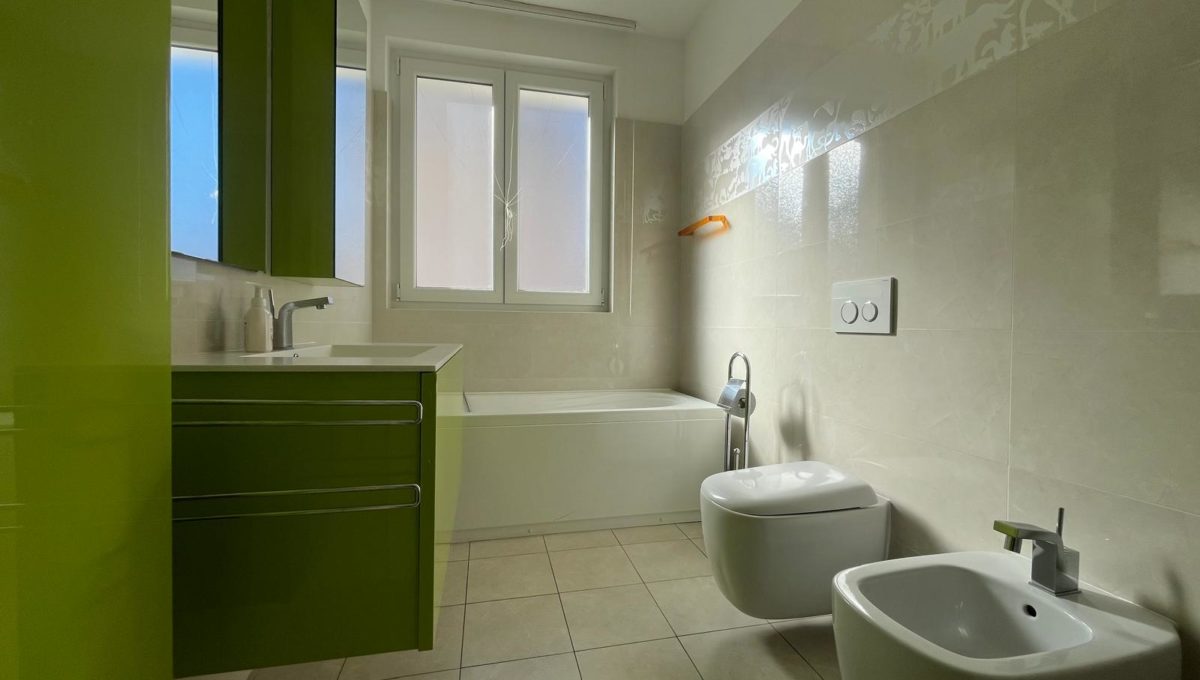 cae5fb4c-de63-4fab-a10e-3bfb4ba1343f