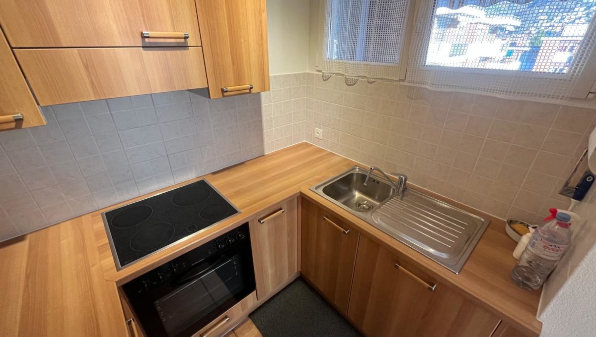 f184d770-b657-4ba2-b19a-31a44450a3a7